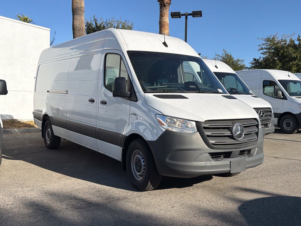 New 2025 Mercedes-Benz eSprinter 170 Cargo image 4