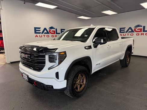 Used 2023 GMC Sierra 1500 AT4 w/ AT4 Preferred Package AWD/4WD image 3