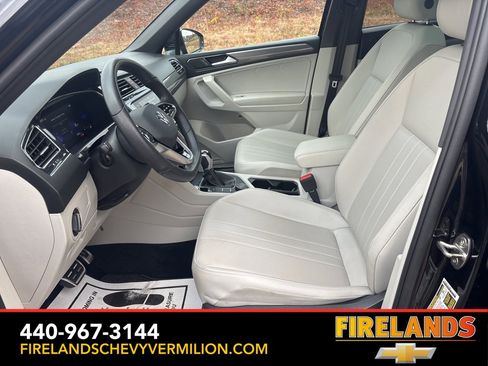 Used 2023 Volkswagen Tiguan SE R-Line image 15