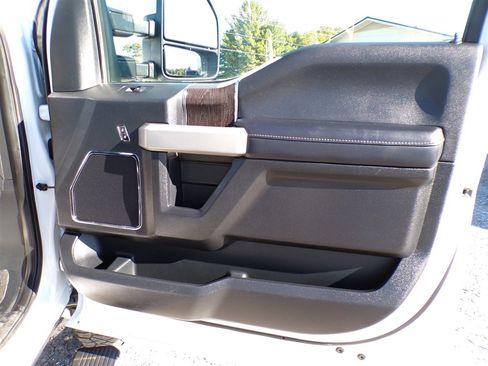 Used 2020 Ford F350 Lariat w/ Lariat Ultimate Package image 29