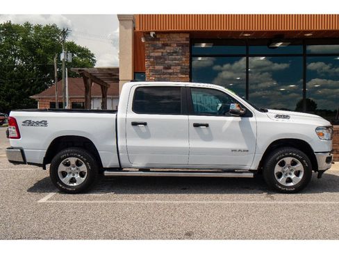 Used 2023 RAM 1500 Big Horn AWD/4WD image 2