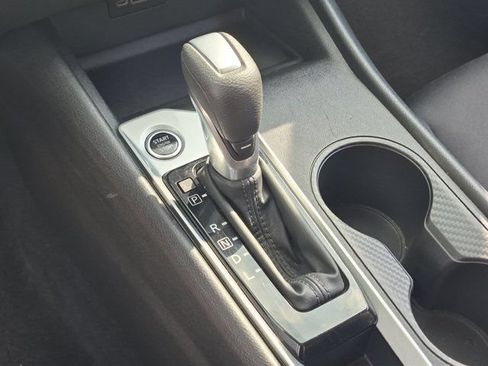 Used 2025 Nissan Altima 2.5 SV FWD image 19