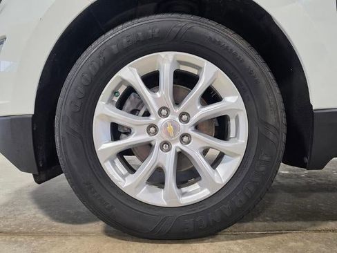 Used 2020 Chevrolet Equinox LS w/ LS Convenience Package FWD image 10
