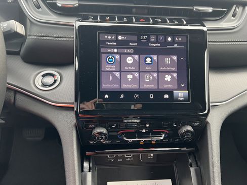 New 2025 Jeep Grand Cherokee L Altitude image 19