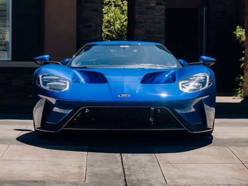 Used 2019 Ford GT image 2