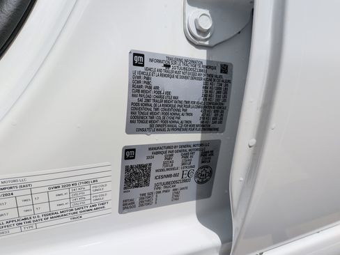 Used 2025 GMC Sierra 1500 SLE image 30