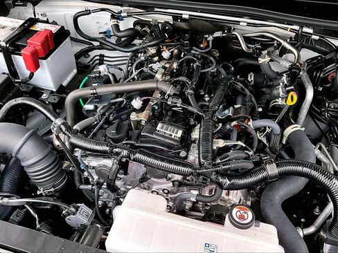 Certified 2025 Toyota 4Runner SR5 image 31