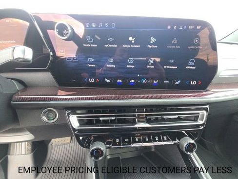 New 2026 Chevrolet Traverse Z71 w/ Driver Confidence Package image 13