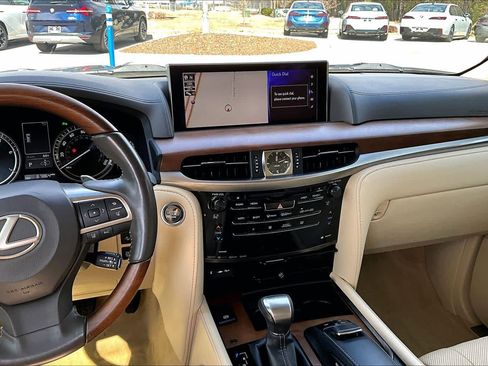 Used 2021 Lexus LX 570 4WD w/ Luxury Package image 7