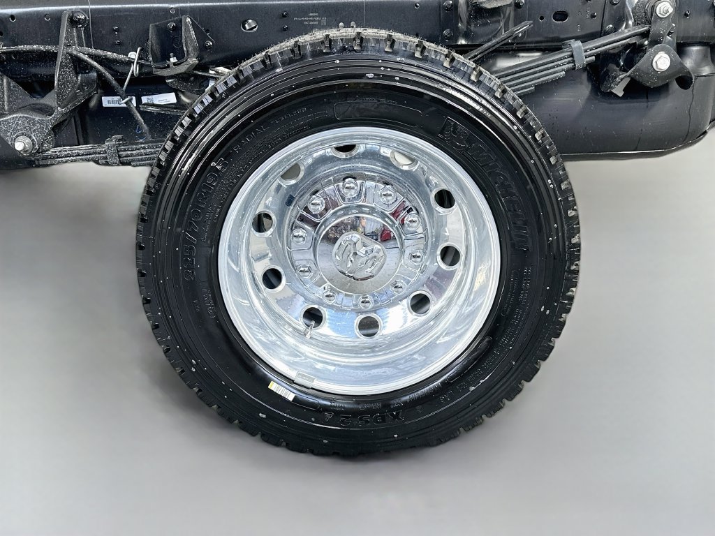 New 2026 RAM 4500 4x4 Crew Cab DRW w/ Laramie Trim Package image 15