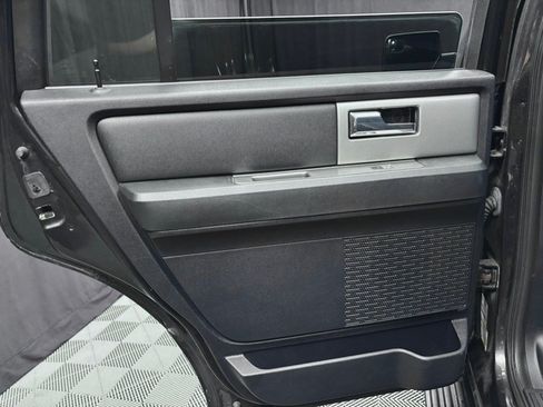 Used 2015 Ford Expedition XLT w/ Equipment Group 202A AWD/4WD image 25