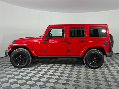 Used 2015 Jeep Wrangler Unlimited Sahara AWD/4WD image 4