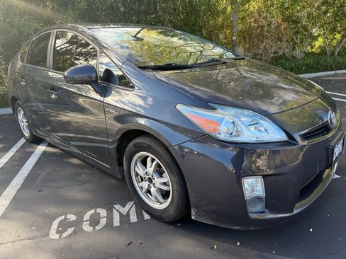 Used 2010 Toyota Prius Five FWD image 1