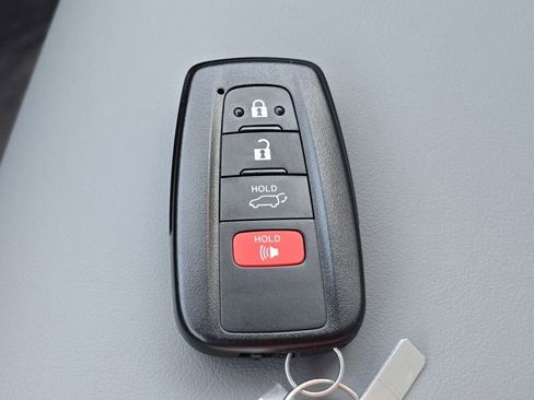 Used 2025 Toyota RAV4 XLE Premium image 34