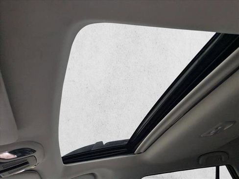 Used 2023 Subaru Outback Limited image 17