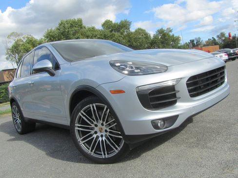 Used 2016 Porsche Cayenne S w/ Premium Plus Package image 2