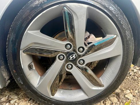 Used 2013 Hyundai Veloster Turbo w/ Ultimate Pkg image 20