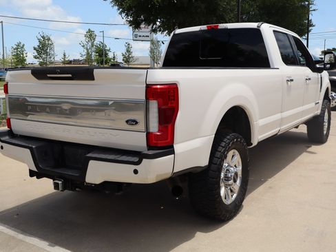 Used 2019 Ford F350 Platinum w/ Platinum Ultimate Package AWD/4WD image 3