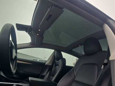 Used 2023 Tesla Model 3 Standard Range image 12