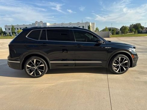 Used 2022 Volkswagen Tiguan SEL R-Line AWD/4WD image 5