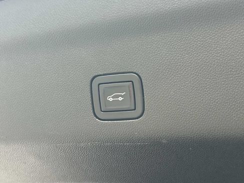 Used 2021 Chevrolet Tahoe Z71 AWD/4WD image 17