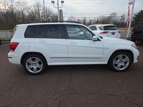 Used 2015 Mercedes-Benz GLK 350 4MATIC image 2