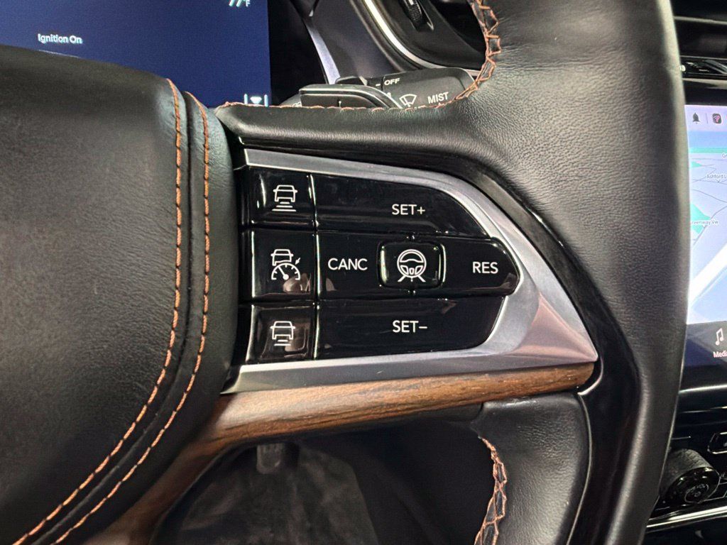 Used 2021 Jeep Grand Cherokee L Summit w/ Advanced Protech Group IV AWD/4WD image 18