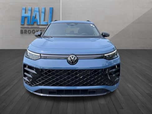 Certified 2026 Volkswagen Tiguan SE R-Line AWD/4WD image 9