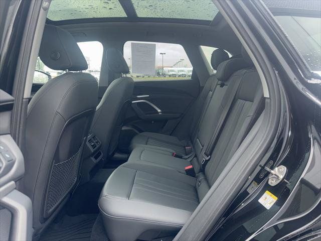 Used 2025 Audi Q5 Premium w/ Convenience Package AWD/4WD image 24