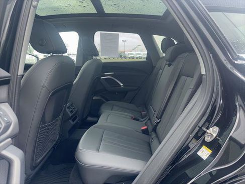Certified 2025 Audi Q5 Premium w/ Convenience Package AWD/4WD image 24