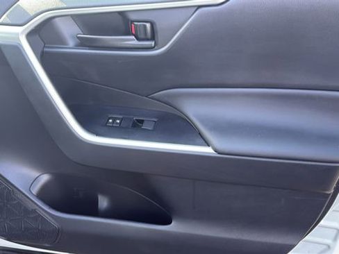 Certified 2023 Toyota RAV4 LE image 29