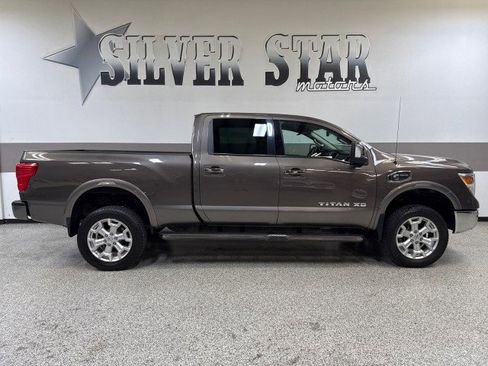 Used 2018 Nissan Titan Platinum Reserve w/ Platinum Utility Package image 45