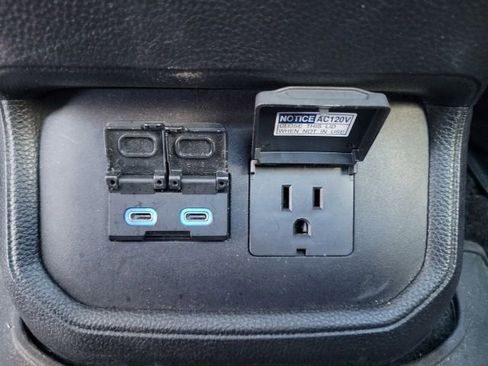 Certified 2022 Toyota Highlander Platinum image 29