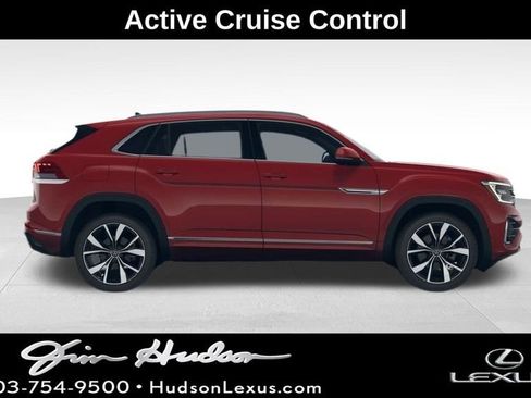 Used 2022 Volkswagen Atlas Cross Sport SE AWD/4WD image 1