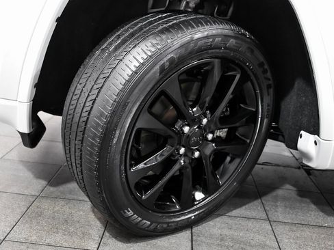 Used 2021 Jeep Grand Cherokee Laredo X image 7