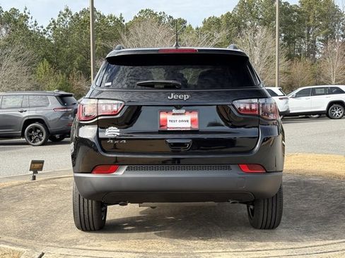 New 2026 Jeep Compass Latitude image 6