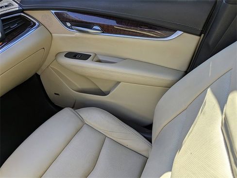 Used 2017 Cadillac XT5 Premium Luxury w/ LPO, Wheel Lock Package image 18