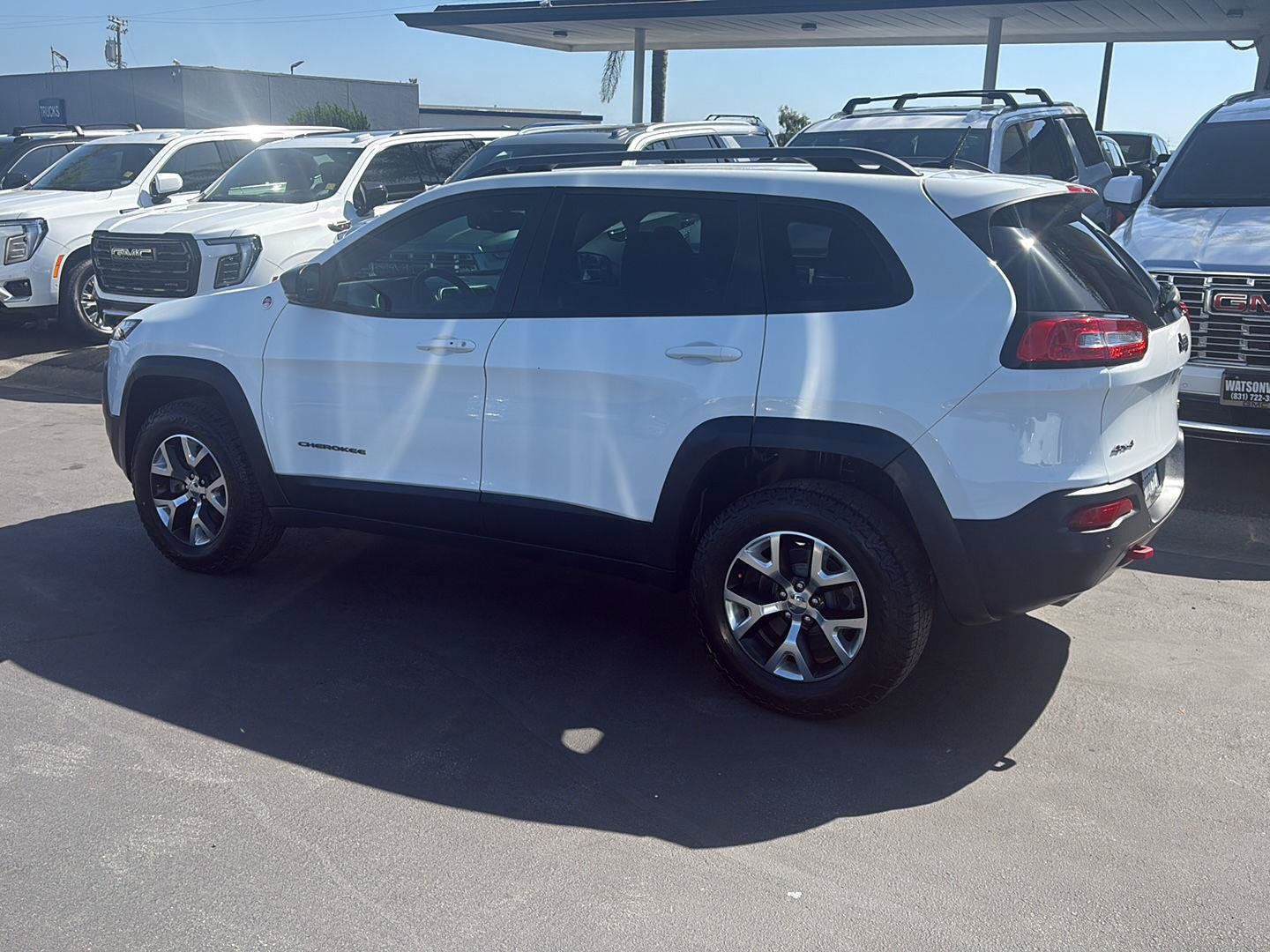 Used 2015 Jeep Cherokee Trailhawk w/ Comfort/Convenience Group AWD/4WD image 6