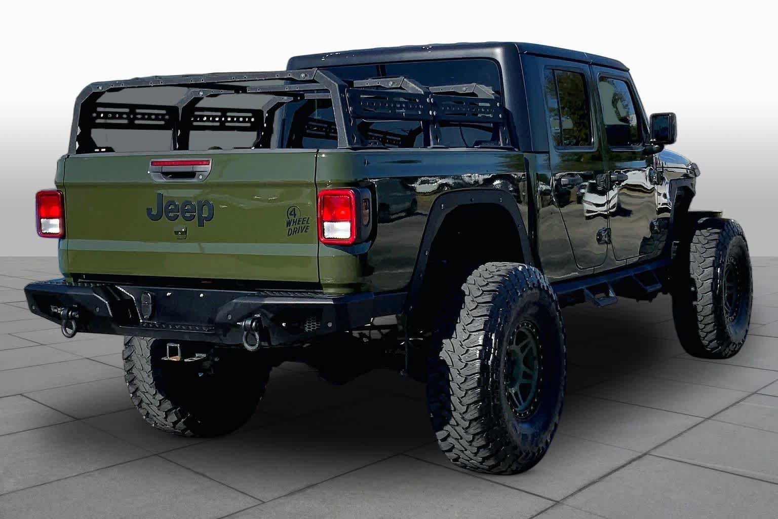 Used 2023 Jeep Gladiator Mojave AWD/4WD image 13