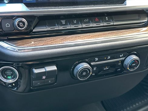 Used 2024 Chevrolet Silverado 2500 LT image 29