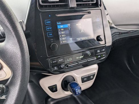 Used 2018 Toyota Prius One image 24