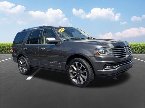 Used 2017 Lincoln Navigator Reserve RWD image 5