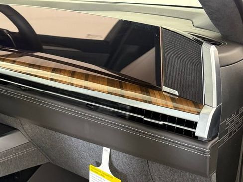 New 2026 Cadillac Escalade ESV Platinum Sport image 36