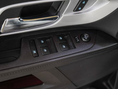 Used 2017 Chevrolet Equinox LT w/ Convenience Package FWD image 19
