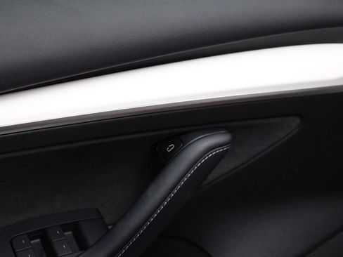 Used 2022 Tesla Model 3 image 23