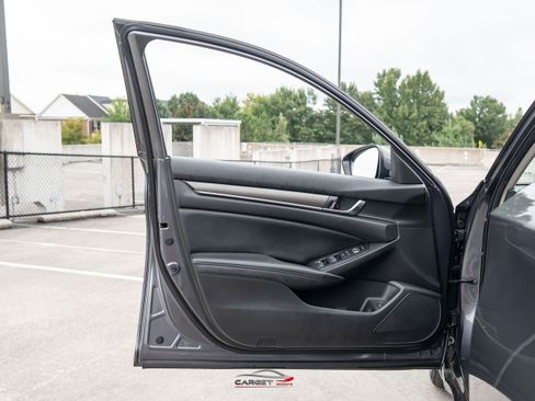 Used 2020 Honda Accord LX image 37