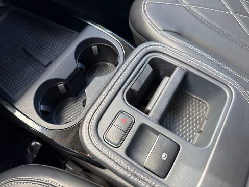 Certified 2025 Ford Mustang Mach-E Select image 24