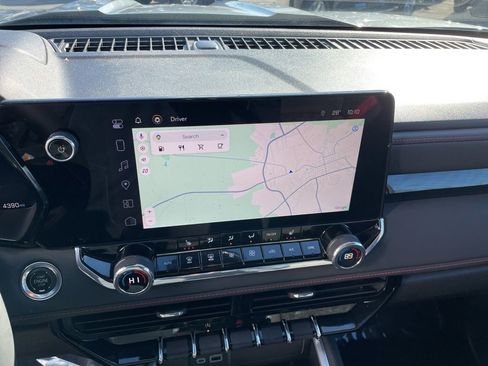 Used 2024 Chevrolet Colorado Z71 w/ Z71 Convenience Package 2 image 11