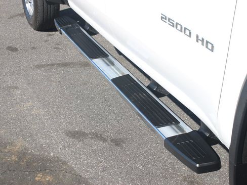 Used 2025 Chevrolet Silverado 2500 LT w/ Convenience Package image 10