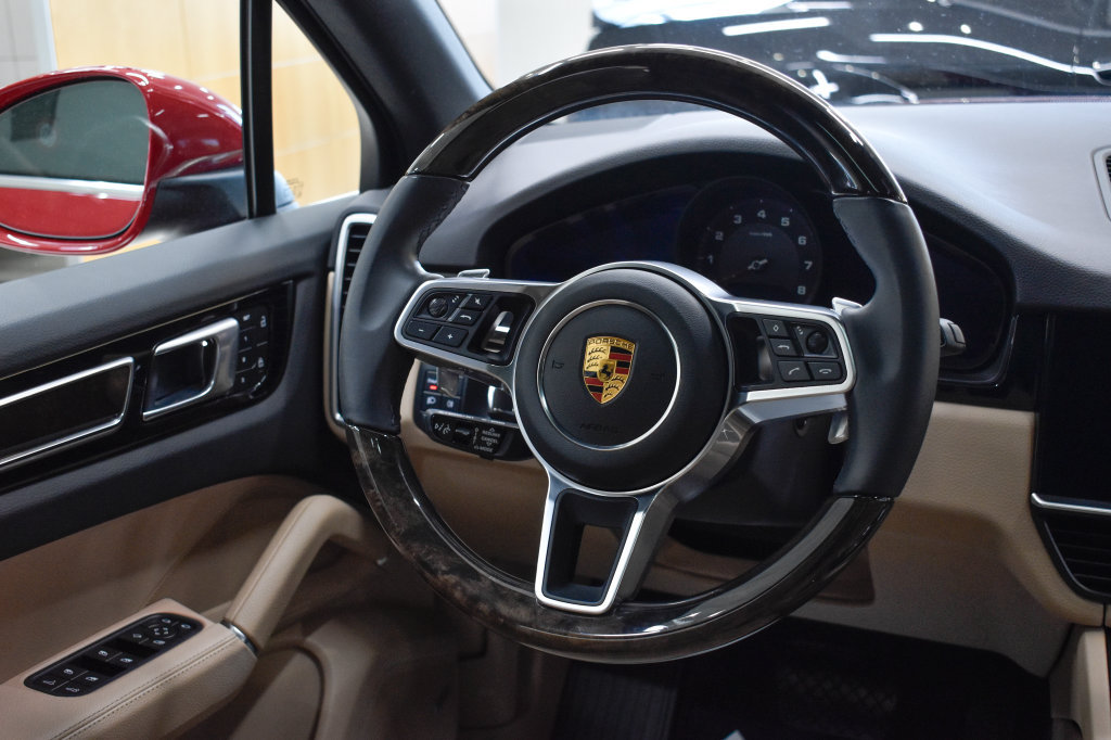 Used 2022 Porsche Cayenne AWD/4WD image 22